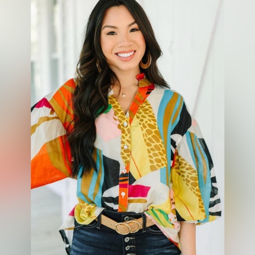 Women's Fate Abstract Printed Colorful Light Flowy Blouse Small Bubble Sleeve